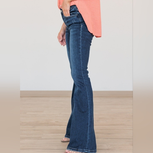 Vervet by Flying Monkey Dark Wash Mid Rise Flare Jeans Size 7(28) women's size 6 - Picture 8 of 14